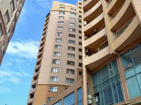 2 rooms · 82 m² · floor 8/17, Elmlər Akademiyası