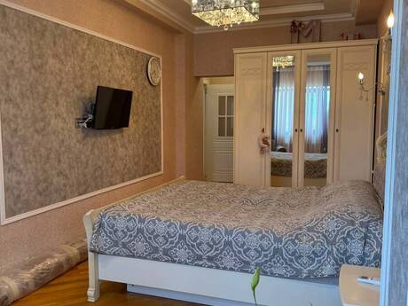 3-комн. новостройка - м. Иншаатчылар - 80 м²