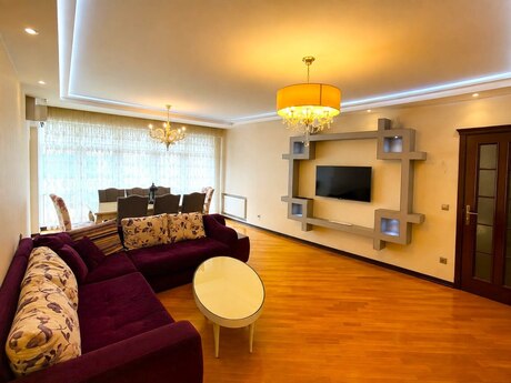 Elan №6357504 - Bakı, Şah İsmayıl Xətai m., 3 otaqlı, 130 m², 14/17 mərtəbə