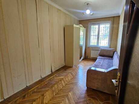 3 otaqlı köhnə tikili - 7-ci mikrorayon q. - 75 m²