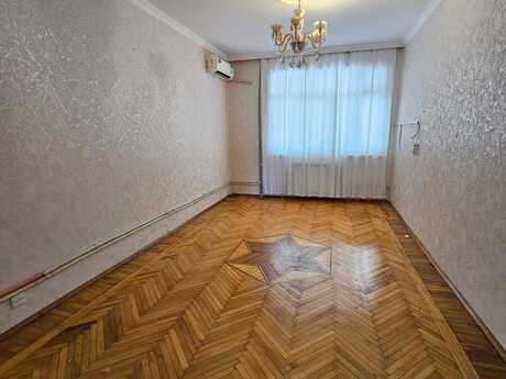 3 otaqlı köhnə tikili - 7-ci mikrorayon q. - 75 m²