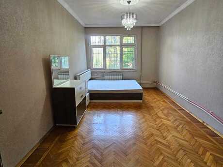 3 otaqlı köhnə tikili - 7-ci mikrorayon q. - 75 m²