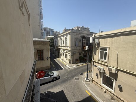 4-комнатная квартира, 135 м², Sahil: 385 000 ₼ 3