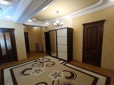 Kirayə 3 otaqlı mənzil, 150 m², Şah İsmayıl Xətai: 1 200 ₼/ay 5