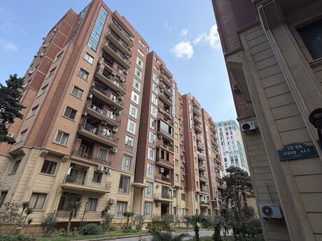 4 rooms · 181 m² · floor 10/15, Gənclik