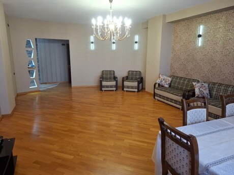 Kirayə 3 otaqlı mənzil, 170 m², 28 May: 1 700 ₼/ay 4