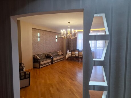 Kirayə 3 otaqlı mənzil, 170 m², 28 May: 1 700 ₼/ay 5
