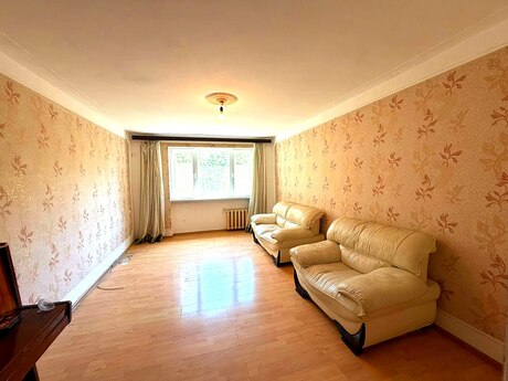 3 rooms · 80 m² · floor 2/5, Qara Qarayev