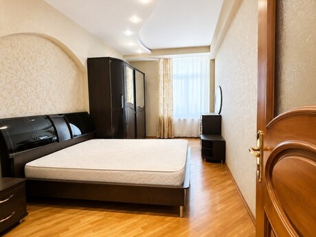 2-комнатная квартира, 105 м², Nəsimi: 237 000 ₼ 4