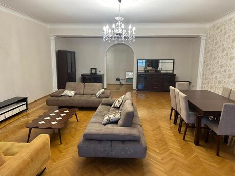 3 rooms · 165 m² · floor 8/10, Elmlər Akademiyası