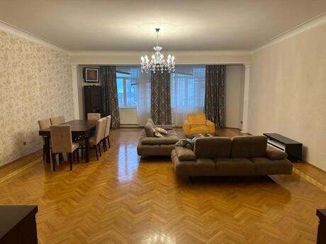 3 otaqlı mənzil, 165 m², Elmlər Akademiyası: 370 000 ₼ 2