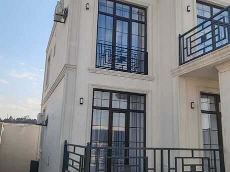 5 otaqlı həyət evi/bağ evi - Novxanı q. - 350 m²