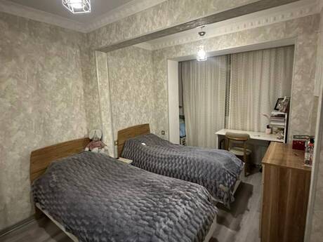 3 otaqlı köhnə tikili - 20 Yanvar m. - 70 m²