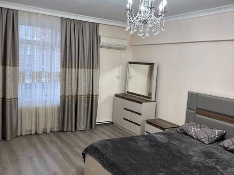 3-комн. вторичка - м. Кара Караев - 70 м²