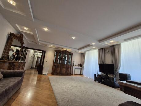4-комн. вторичка - м. Ази Асланов - 120 м²