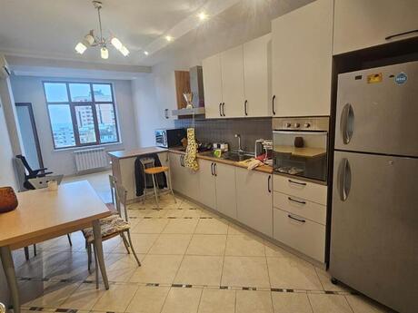 Elan №6359603 - Bakı, 28 May m., 3 otaqlı, 150 m², 12/18 mərtəbə