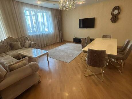 Объявление №6359582 - Баку, м. 8 ноября, 3-комн., 140 м², 12/15 этаж