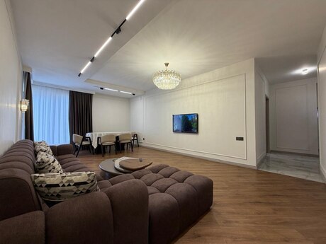 Elan №6359677 - Bakı, Memar Əcəmi m., 4 otaqlı, 228 m², 11/18 mərtəbə