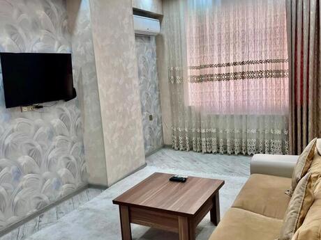 Объявление №6360206 - Баку, м. Элмляр Академиясы, 2-комн., 70 м², 2/17 этаж