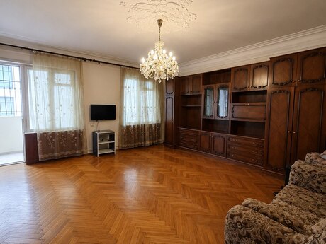 Elan №6360094 - Bakı, Gənclik m., 4 otaqlı, 110 m², 5/5 mərtəbə