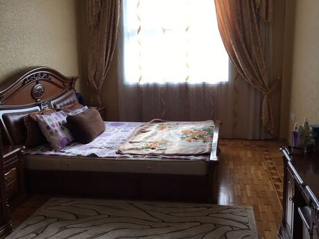 3-комнатная квартира, 135 м², 28 May: 445 000 ₼ 4