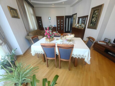 3 otaqlı yeni tikili - 28 May m. - 138 m²