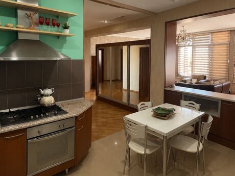 3-комн. новостройка - пос. М. Расулзаде - 127 м²