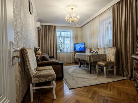 3-комн. вторичка - м. Ахмедлы - 60 м²