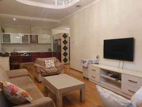 Elan №6360892 - Bakı, İçəri Şəhər m., 2 otaqlı, 78 m², 7/16 mərtəbə