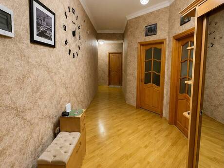 4-room apartment, 130 m², İnşaatçılar: 300 000 ₼ 4