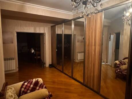 3 otaqlı mənzil, 105 m², 8-ci mikrorayon: 266 000 ₼ 3