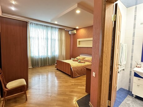 4 otaqlı yeni tikili - Elmlər Akademiyası m. - 195 m²