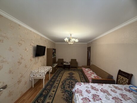 4 otaqlı köhnə tikili - Şah İsmayıl Xətai m. - 110 m²