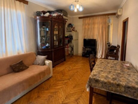 3 otaqlı köhnə tikili - İnşaatçılar m. - 60 m²