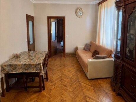 3 otaqlı köhnə tikili - İnşaatçılar m. - 60 m²