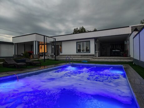 4 otaqlı həyət evi/bağ evi - Qəbələ - 180 m²