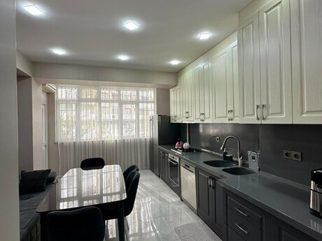 Elan №6361737 - Bakı, 20 Yanvar m., 3 otaqlı, 109 m², 4/10 mərtəbə