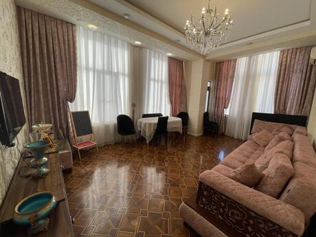 2 otaq · 80 m² · 6/6 mərtəbə, Elmlər Akademiyası
