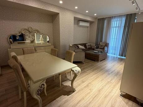 Elan №6361797 - Bakı, 8 Noyabr m., 4 otaqlı, 176 m², 7/27 mərtəbə