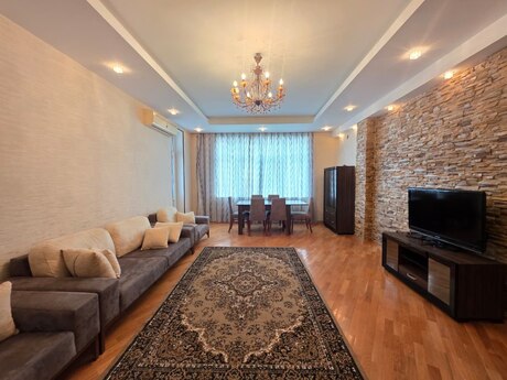 3 otaqlı yeni tikili - Elmlər Akademiyası m. - 140 m²
