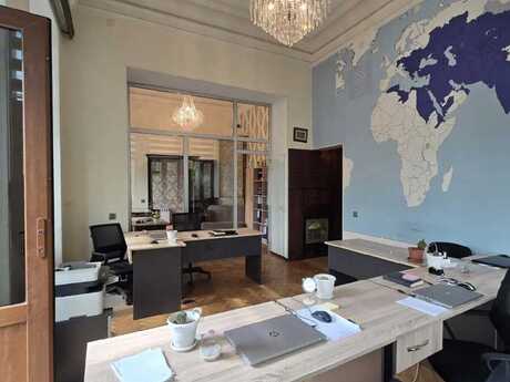 5 otaqlı ofis - Nizami m. - 150 m²