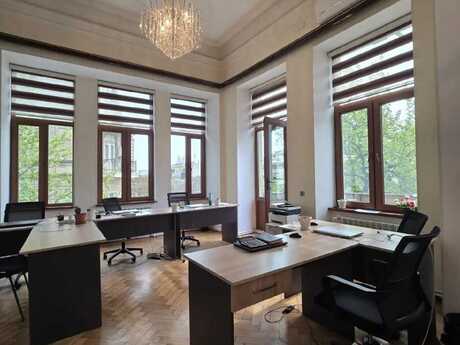 5 otaqlı ofis - Nizami m. - 150 m²
