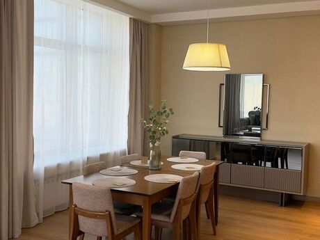 4 otaqlı yeni tikili - Şah İsmayıl Xətai m. - 210 m²