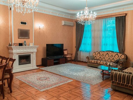 8 otaqlı həyət evi/bağ evi - 20 Yanvar m. - 606 m²