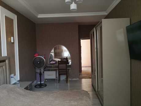 8 otaqlı həyət evi, 240 m², 9-cu mikrorayon: 195 000 ₼ 3