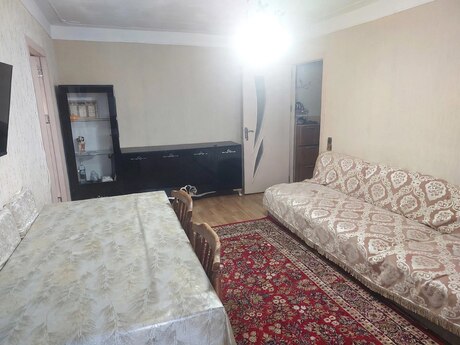 2-комн. вторичка - м. Элмляр Академиясы - 55 м²