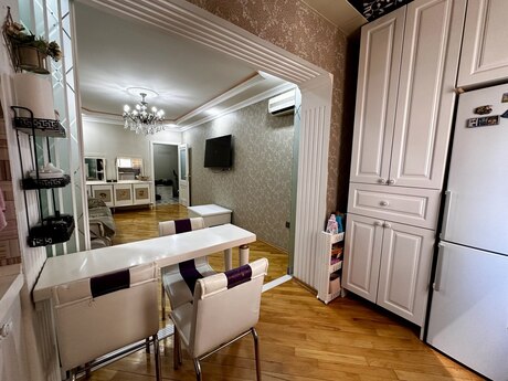 2-room apartment, 67 m², 8 Noyabr: 230 000 ₼ 4