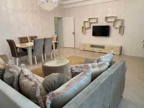 Elan №6362590 - Bakı, Nəsimi r., 3 otaqlı, 135 m², 13/16 mərtəbə