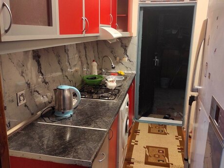 2 otaqlı həyət evi/bağ evi - İnşaatçılar m. - 45 m²