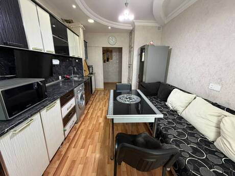 5-комн. вторичка - м. Ахмедлы - 120 м²